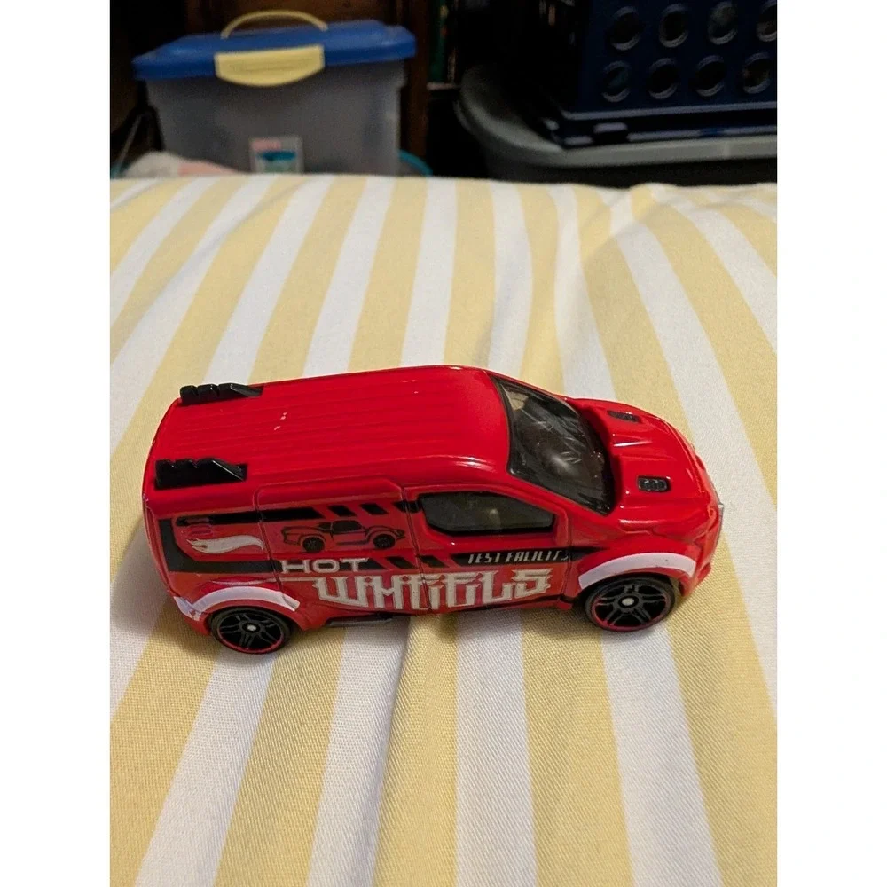 Hot Wheels 2014 Ford Transit Connect Red 1/64 Diecast Toy Van Car